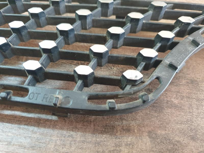 Original Used Mercedes-Benz CLA W117 Right Upper Radiator Grille Diamond Mesh
