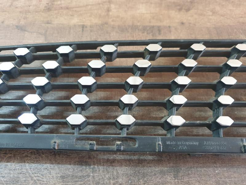 Original Used Mercedes-Benz CLA W117 Right Upper Radiator Grille Diamond Mesh