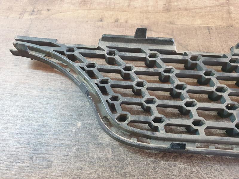 Original Used Mercedes-Benz CLA W117 Right Upper Radiator Grille Diamond Mesh