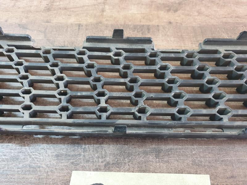 Original Used Mercedes-Benz CLA W117 Right Upper Radiator Grille Diamond Mesh