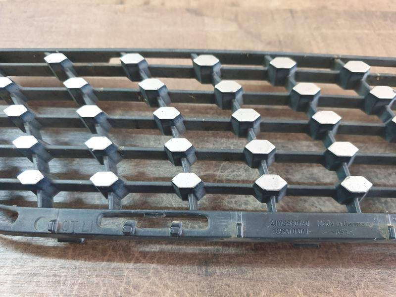 Original Used Mercedes-Benz CLA W117 Left Upper Radiator Grille Diamond Mesh