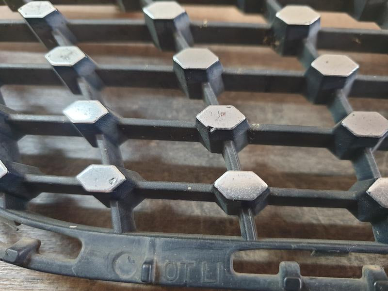 Original Used Mercedes-Benz CLA W117 Left Upper Radiator Grille Diamond Mesh