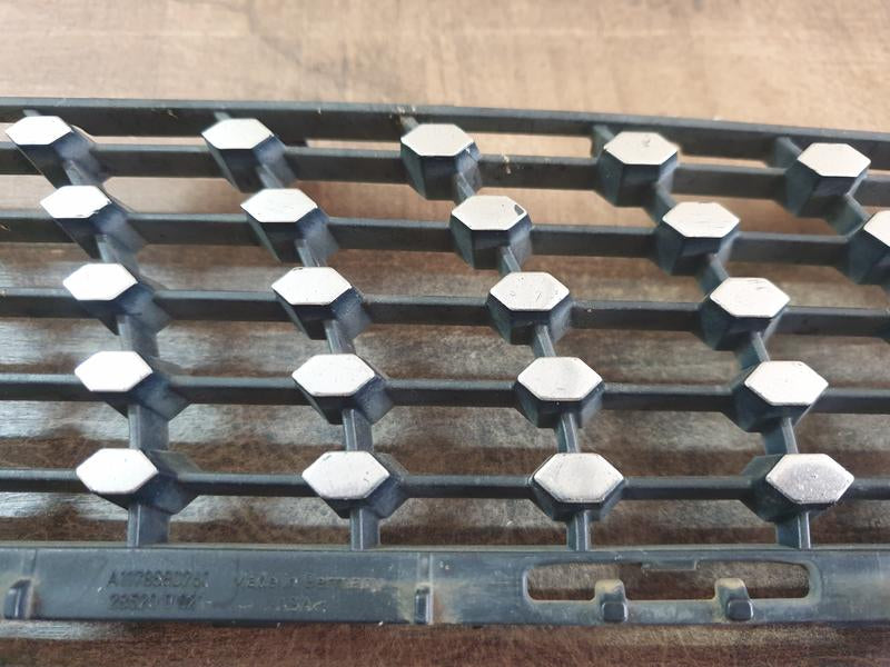 Original Used Mercedes-Benz CLA W117 Left Upper Radiator Grille Diamond Mesh
