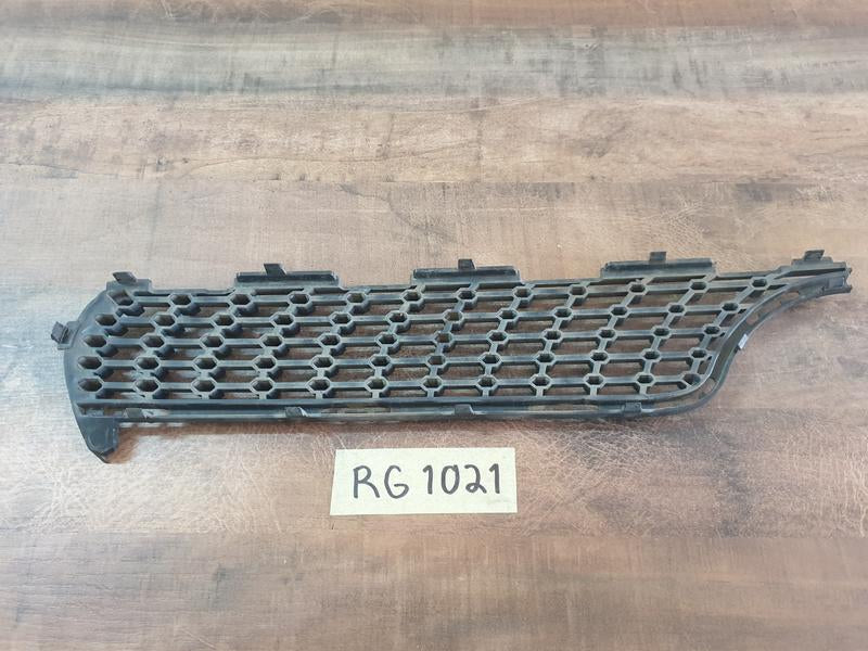 Original Used Mercedes-Benz CLA W117 Left Upper Radiator Grille Diamond Mesh