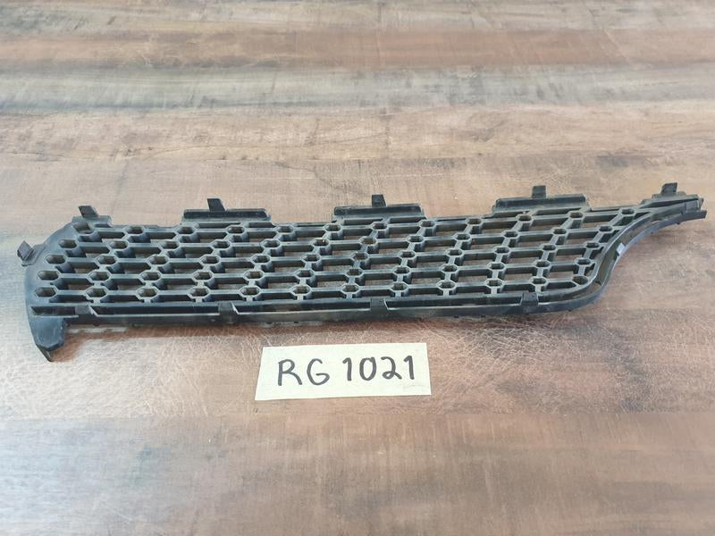 Original Used Mercedes-Benz CLA W117 Left Upper Radiator Grille Diamond Mesh