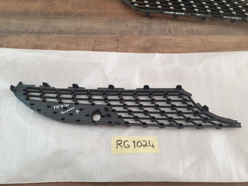 Original New Mercedes-Benz A-Class W177 Left Lower Radiator Grille Diamond Mesh