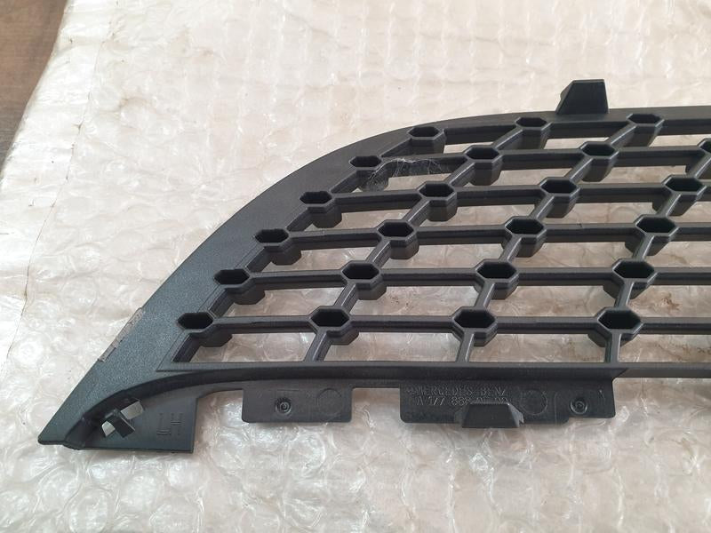 Original New Mercedes-Benz A-Class W177 Left Upper Radiator Grille Diamond Mesh
