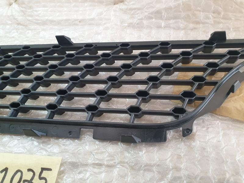 Original New Mercedes-Benz A-Class W177 Left Upper Radiator Grille Diamond Mesh