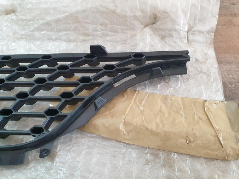 Original New Mercedes-Benz A-Class W177 Left Upper Radiator Grille Diamond Mesh