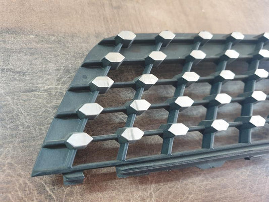 Original Used Mercedes-Benz GLC W253 Right Upper Radiator Grille Diamond Mesh