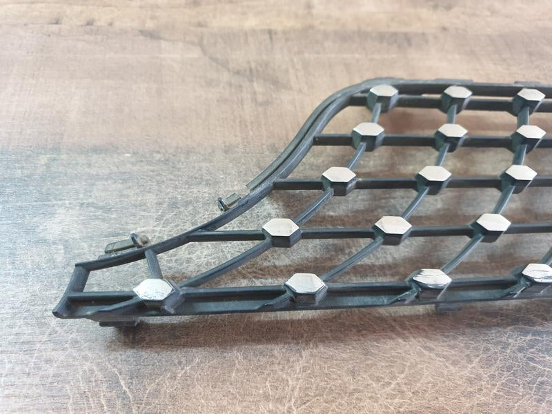 Original Used Mercedes-Benz GLC W253 Left Lower Radiator Grille Diamond Mesh