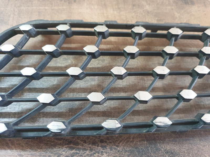 Original Used Mercedes-Benz GLC W253 Left Lower Radiator Grille Diamond Mesh
