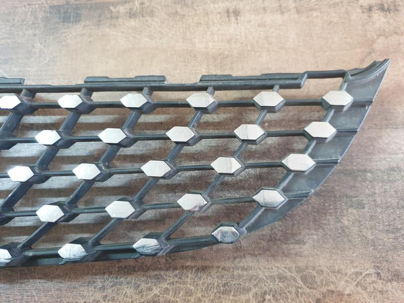 Original Used Mercedes-Benz GLC W253 Left Lower Radiator Grille Diamond Mesh