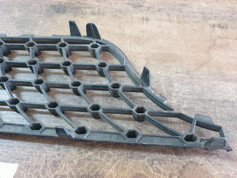 Original Used Mercedes-Benz GLC W253 Left Lower Radiator Grille Diamond Mesh