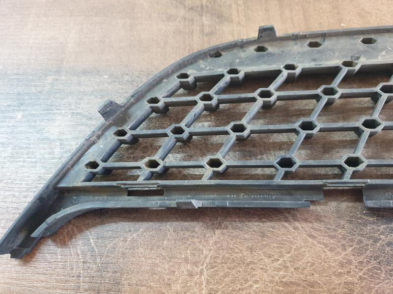 Original Used Mercedes-Benz GLA H247 Left Upper Radiator Grille Diamond Mesh