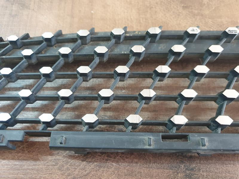 Original Used Mercedes-Benz GLA H247 Right Upper Radiator Grille Diamond Mesh