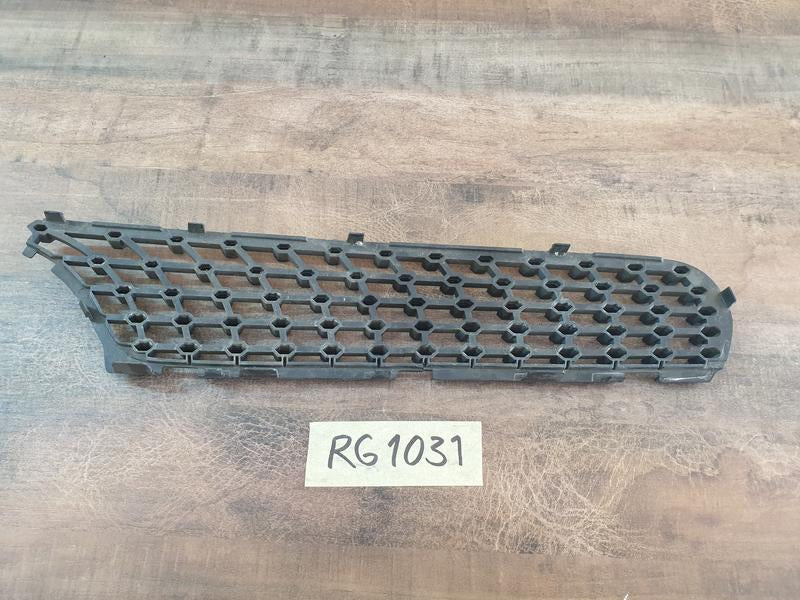 Original Used Mercedes-Benz C-Class W205 Right Upper Radiator Grille Diamond Mesh