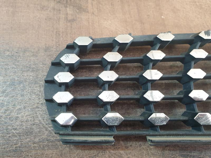 Original Used Mercedes-Benz C-Class W205 Right Upper Radiator Grille Diamond Mesh