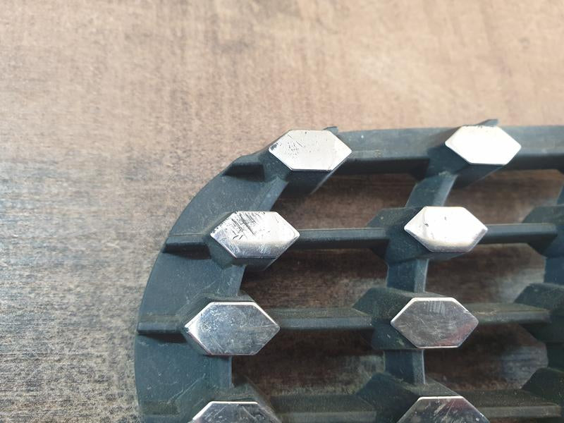 Original Used Mercedes-Benz C-Class W205 Right Upper Radiator Grille Diamond Mesh