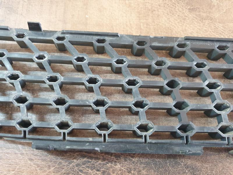 Original Used Mercedes-Benz C-Class W205 Right Upper Radiator Grille Diamond Mesh