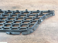Original Used Mercedes-Benz V-Class W447 Left Upper Radiator Grille Diamond Mesh