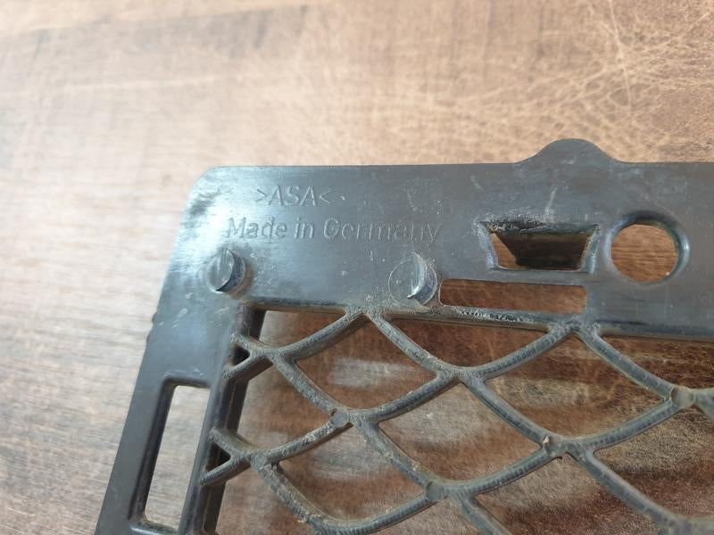 Original Used Mercedes-Benz G-Class W463 Left Lower Radiator Grille Diamond Mesh