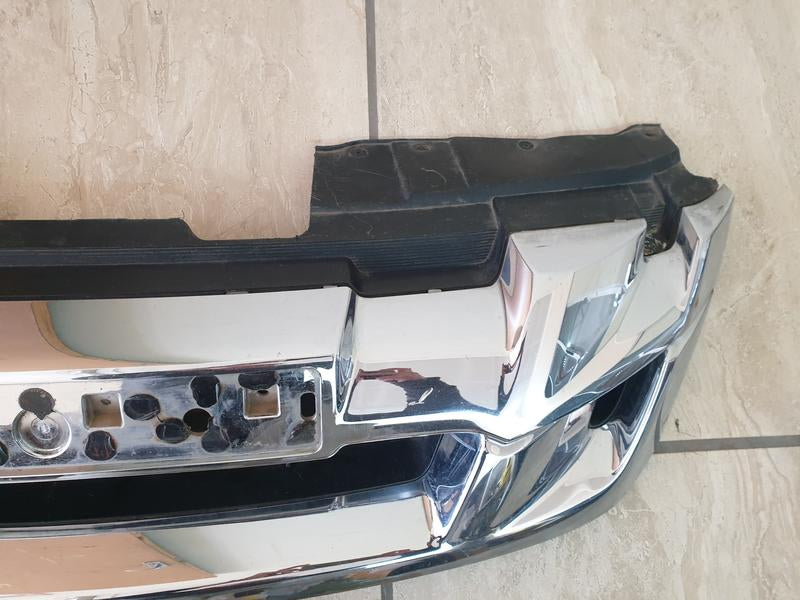 Original Used Isuzu D-Max Radiator Grille