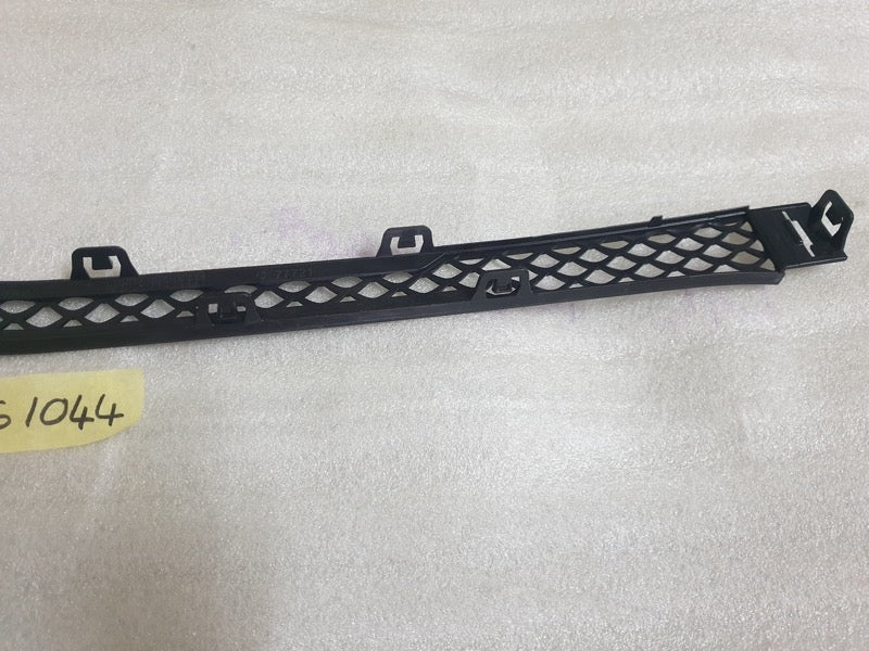 Original New Mercedes-Benz C-Class W206 AMG Front Bumper Radiator Grille Mesh