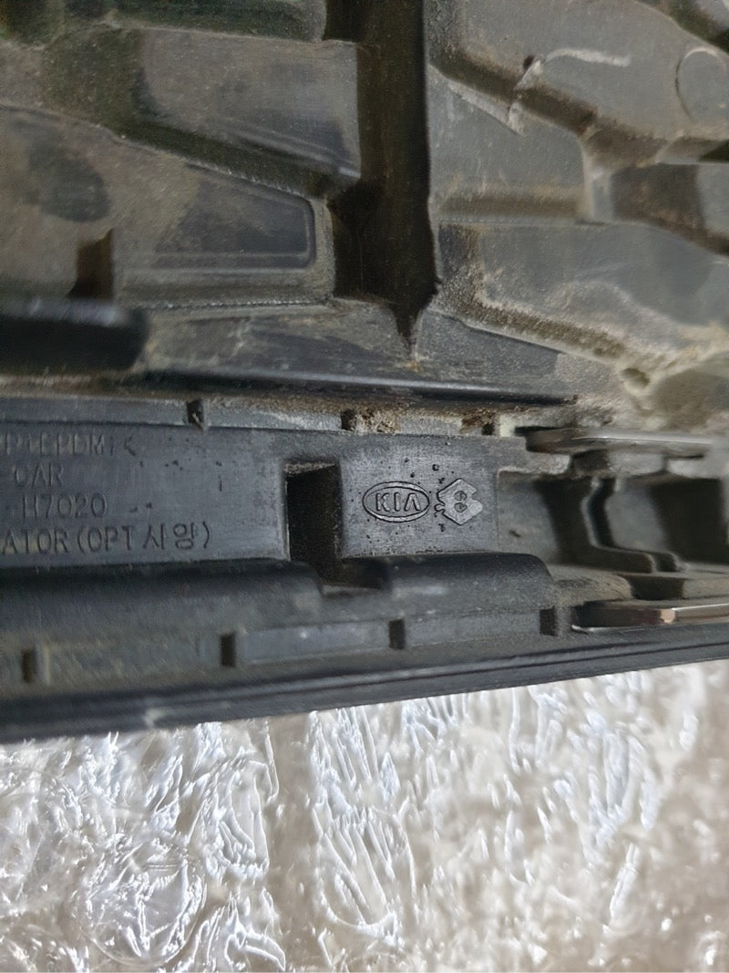 Original Used Kia Pegas Front Bumper Upper Radiator Grille