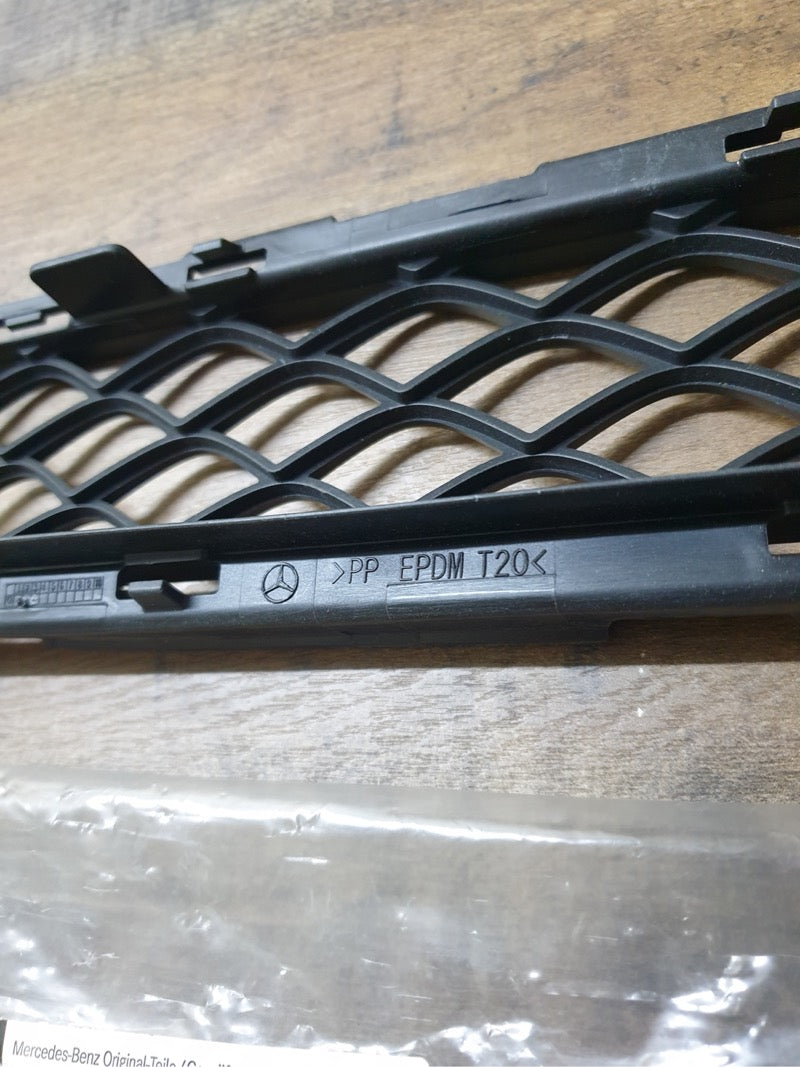 Original New Mercedes-Benz GLE 2024 Front Bumper Lower Grille