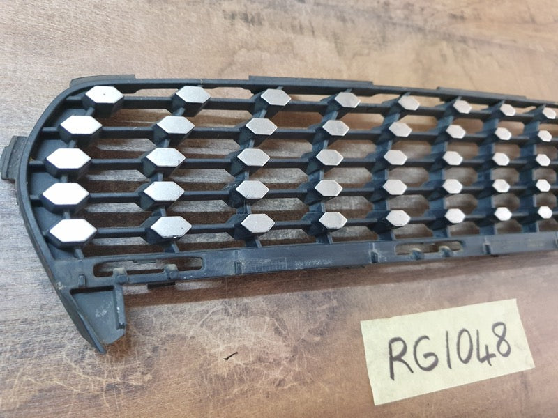 Original Used Mercedes-Benz CLA W117 Right Upper Radiator Grille Diamond Mesh
