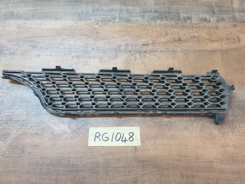 Original Used Mercedes-Benz CLA W117 Right Upper Radiator Grille Diamond Mesh