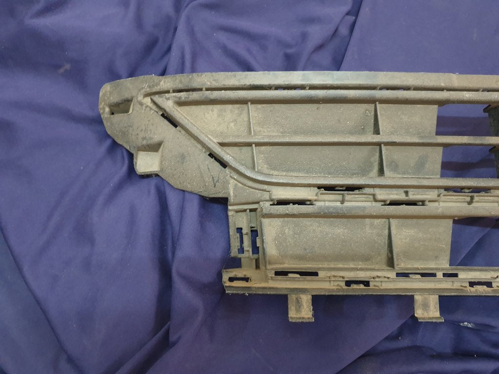 Volkswagen Polo 8 Front Bumper Lower Grille