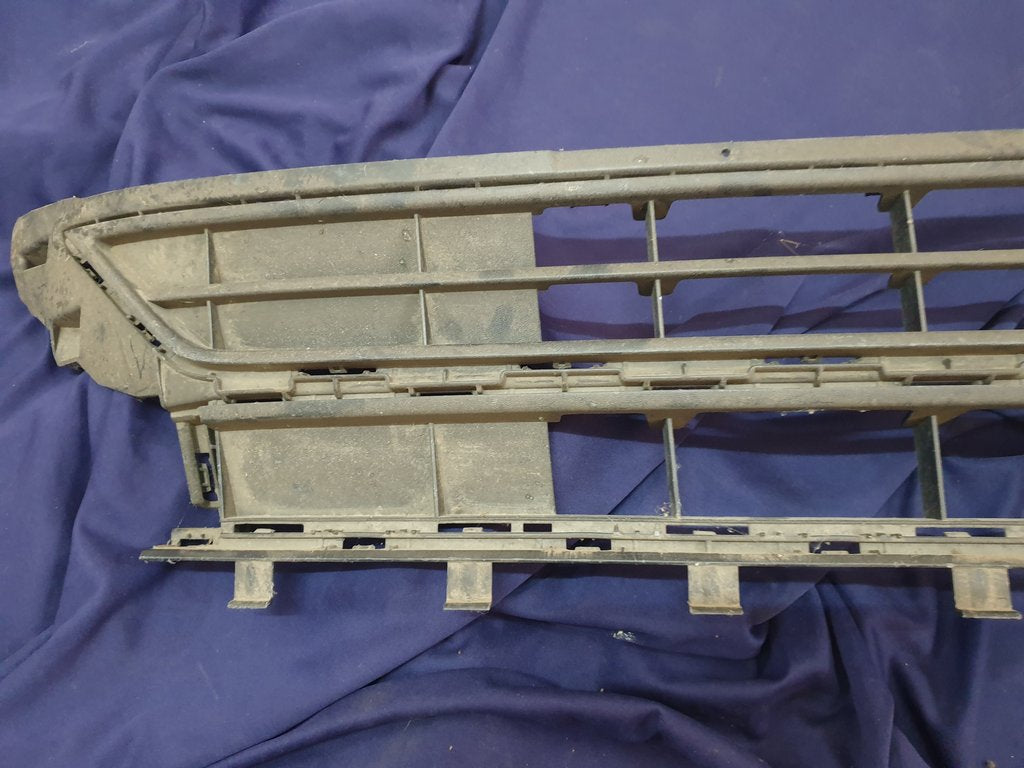 Volkswagen Polo 8 Front Bumper Lower Grille