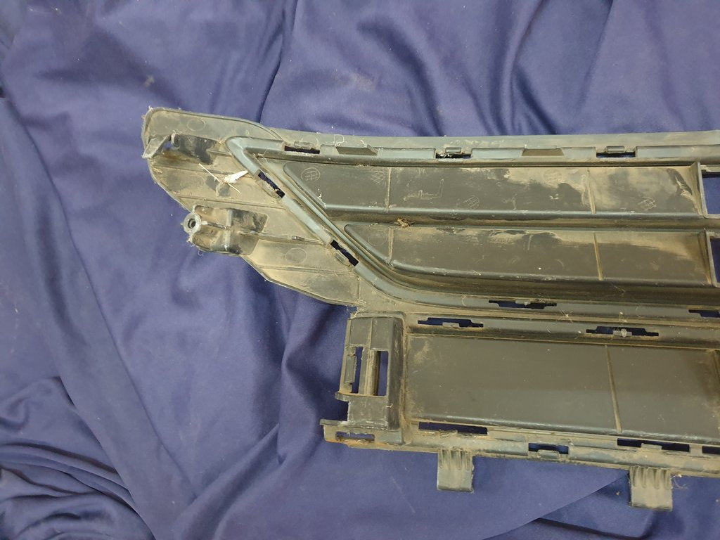 Volkswagen Polo 8 Front Bumper Lower Grille