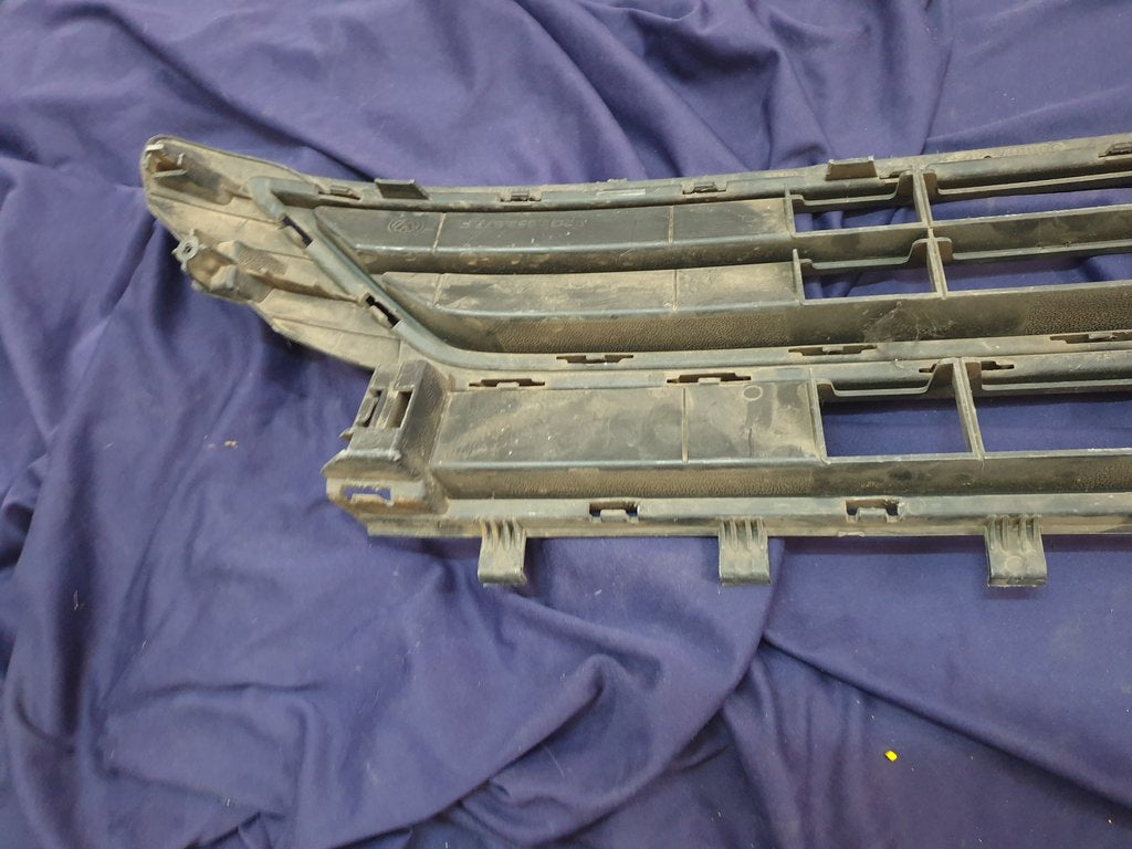 Volkswagen Polo Front Bumper Lower Grille