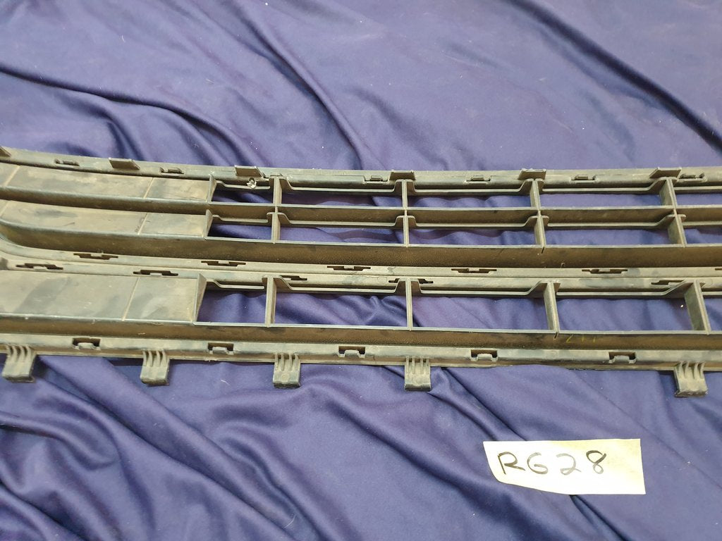 Volkswagen Polo Front Lower Center Radiator Grille