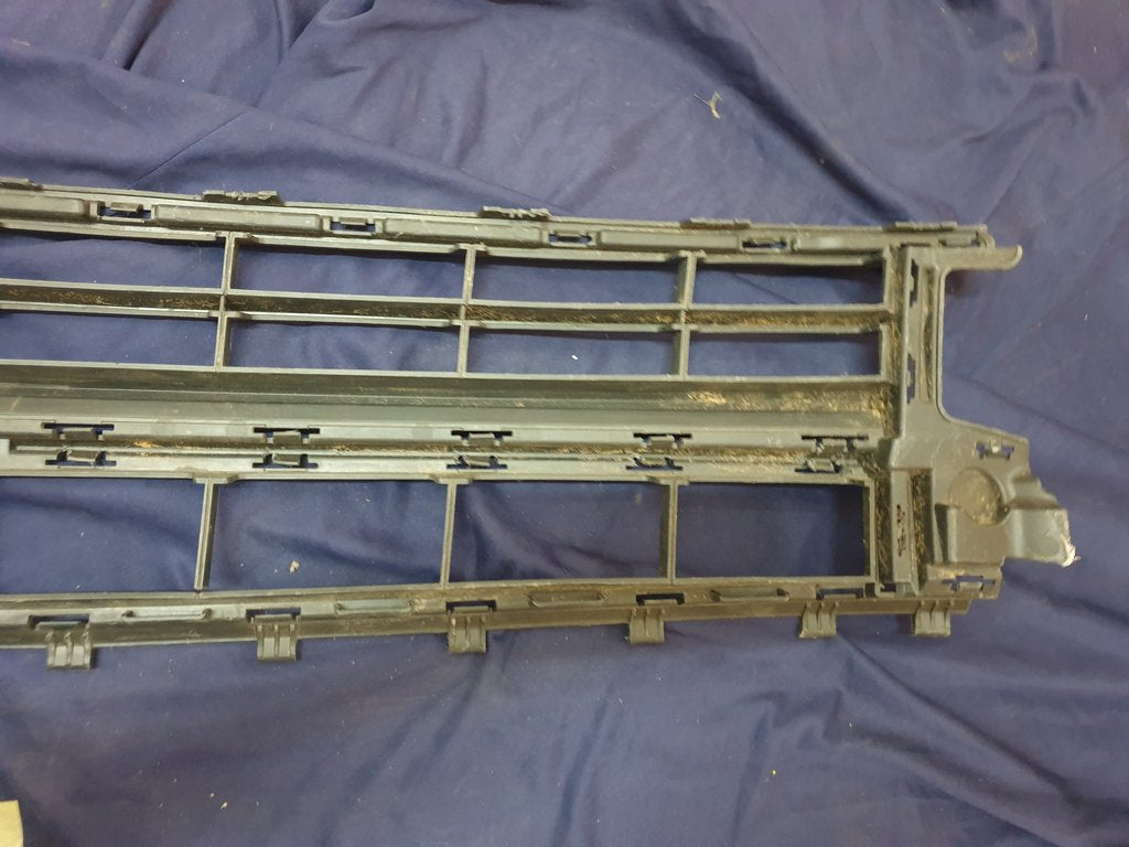 Volkswagen Polo Front Bumper Lower Grille