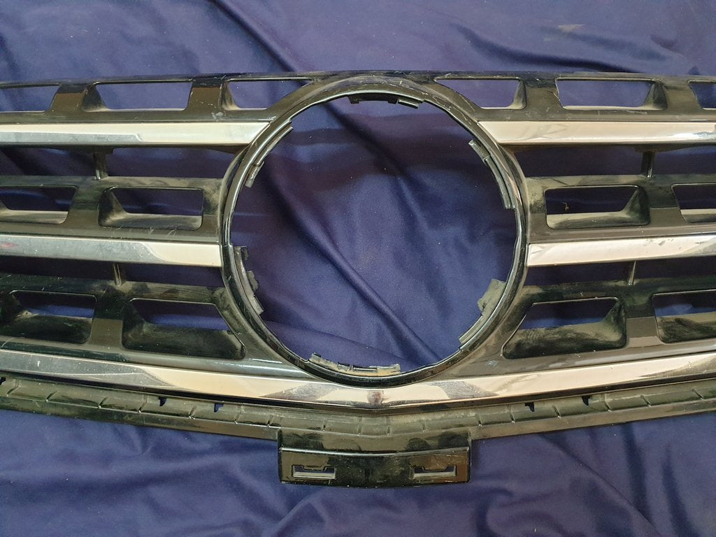 Mercedes-Benz Aftermarket ML W166, GLE Radiator Grille - Wear and Tear, Pitted Chrome