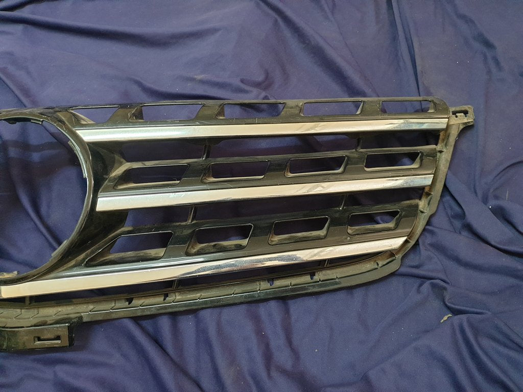 Mercedes-Benz Aftermarket ML W166, GLE Radiator Grille - Wear and Tear, Pitted Chrome
