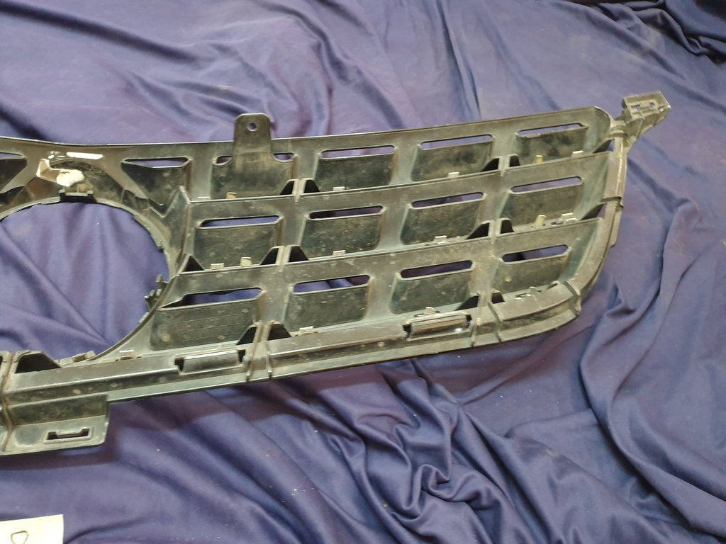 Mercedes-Benz Aftermarket ML W166, GLE Radiator Grille - Wear and Tear, Pitted Chrome