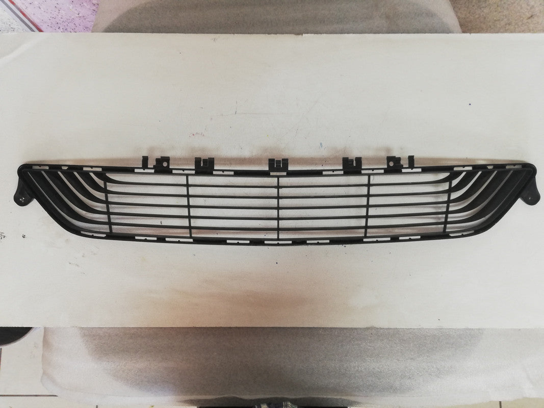 Mercedes-Benz E-Class 2013 Front Bumper Mesh