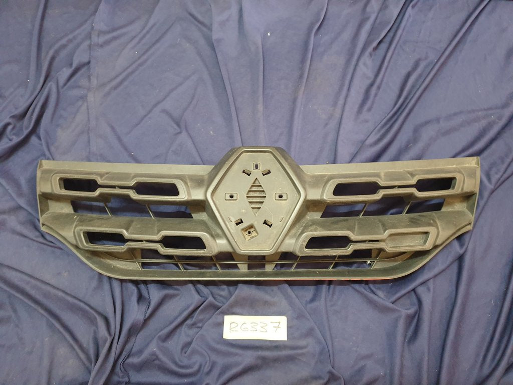 Renault Kwid Radiator Grille - Wear and Tear