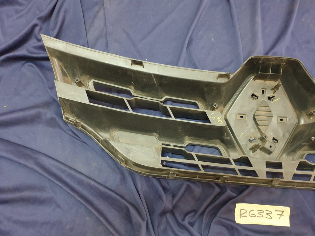 Renault Kwid Radiator Grille - Wear and Tear