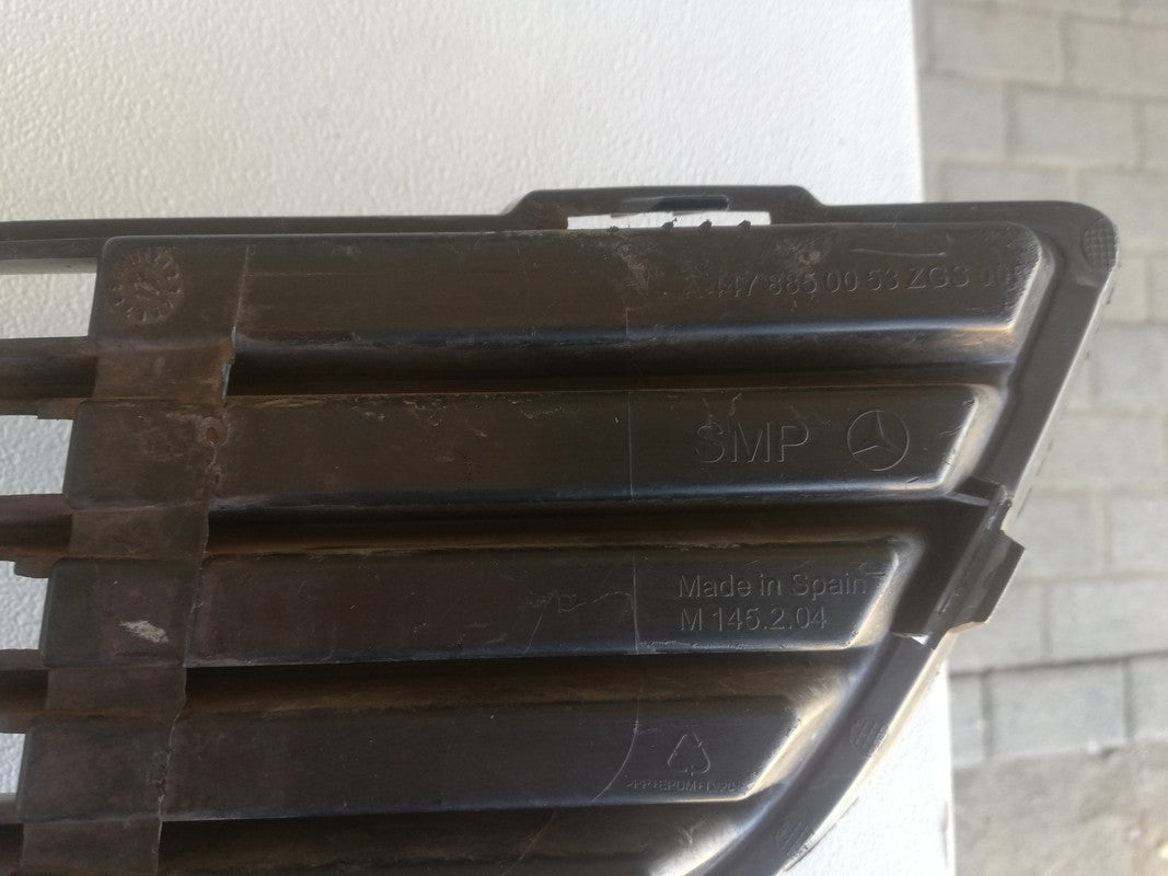 Mercedes-Benz V-Class 2015, 2016, 2017 Front Centre Cowl Grille