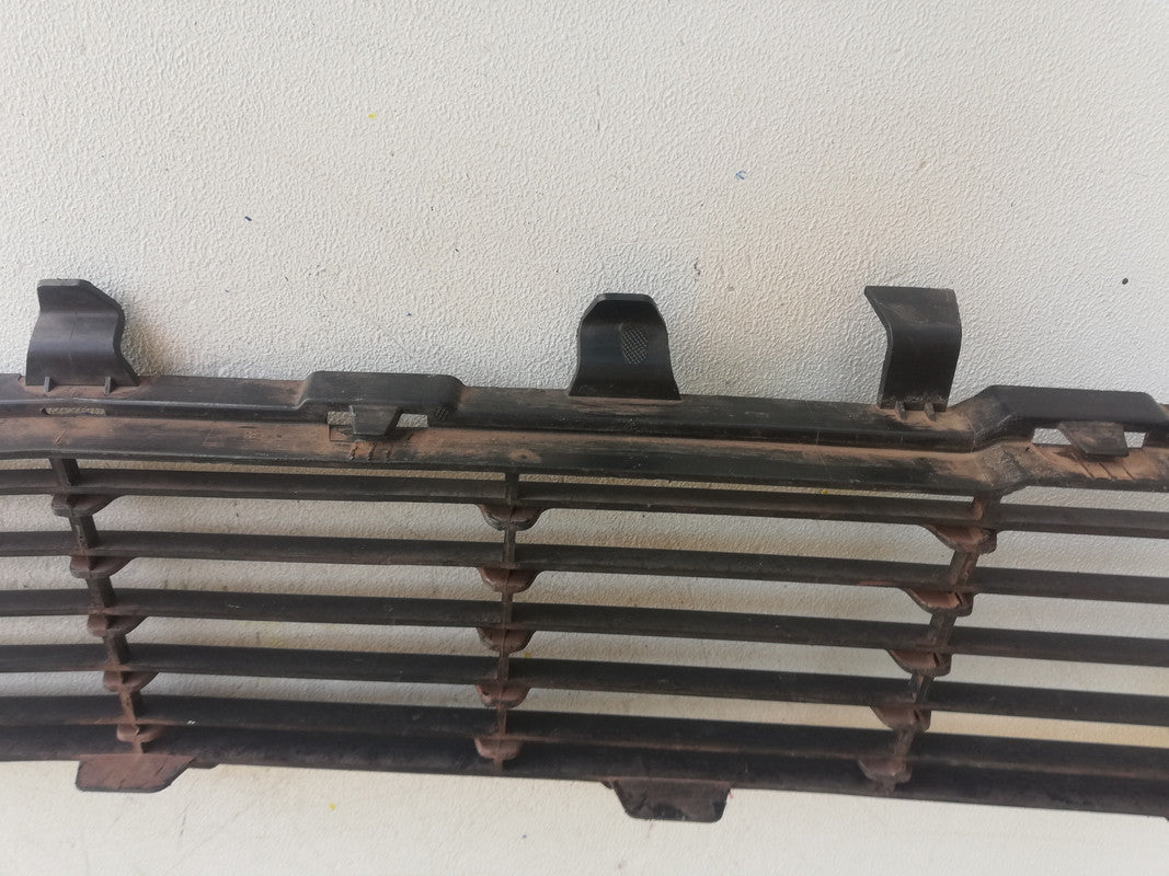 Mercedes-Benz V-Class 2015, 2016, 2017 Front Centre Cowl Grille