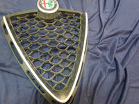 Alfa Romeo Stelvio Radiator Grille - Light Wear and Tear, Broken clips