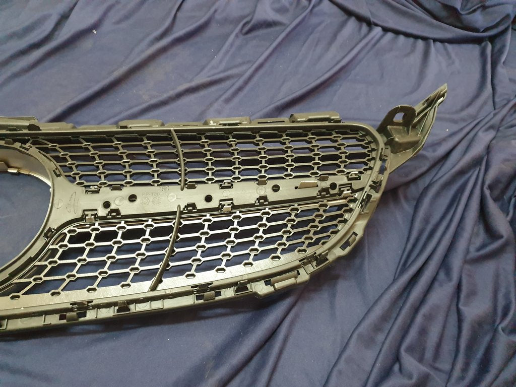 Mercedes-Benz Aftermarket C-Class W205 Radiator Grille