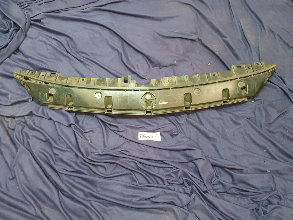 Mercedes-Benz GLA X156 Front Bumper Upper Radiator Bracket