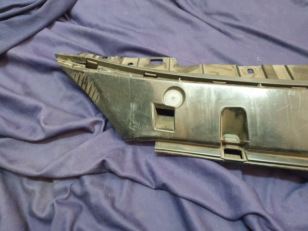 Mercedes-Benz GLA X156 Front Bumper Upper Radiator Bracket